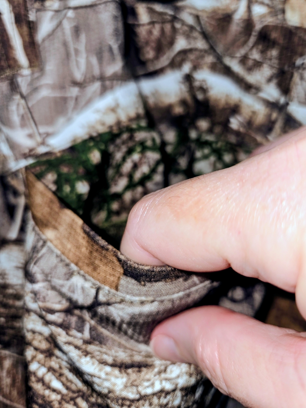Magellan Outdoors Women's XXL Camo Roll-Up Pants - Realtree Brown/Green - Picture 9 of 16